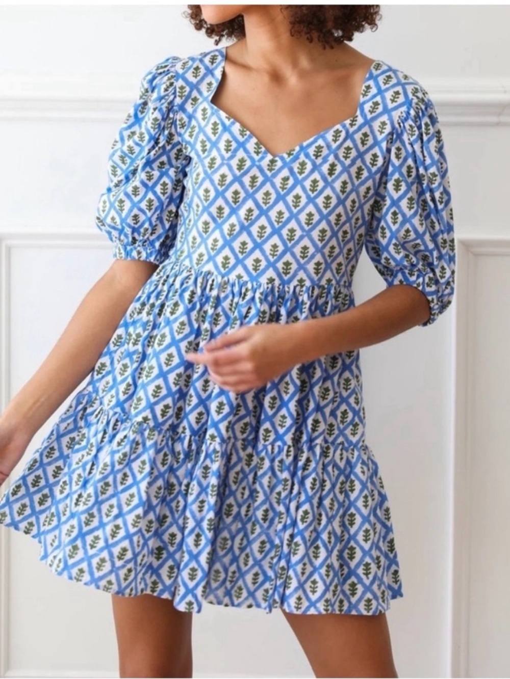 MILLE Aneli Mini Dress in Palm Trellis Blue Green Block Print. Size  XS